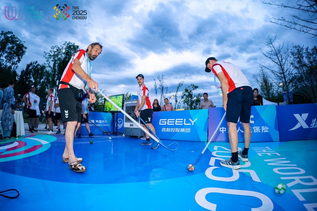 传承人王振, 育学院张小 传承人王振, 育学院张小