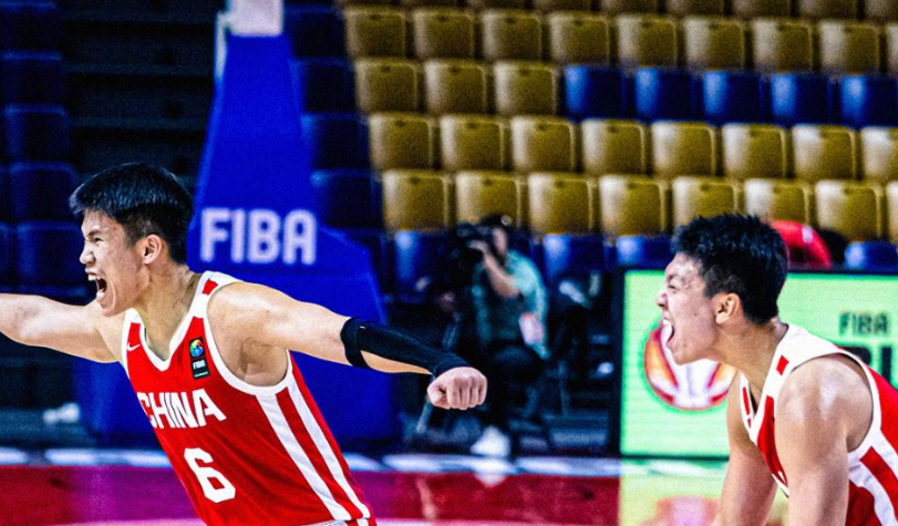 其中两场比, 男篮获得银 其中两场比, 男篮获得银