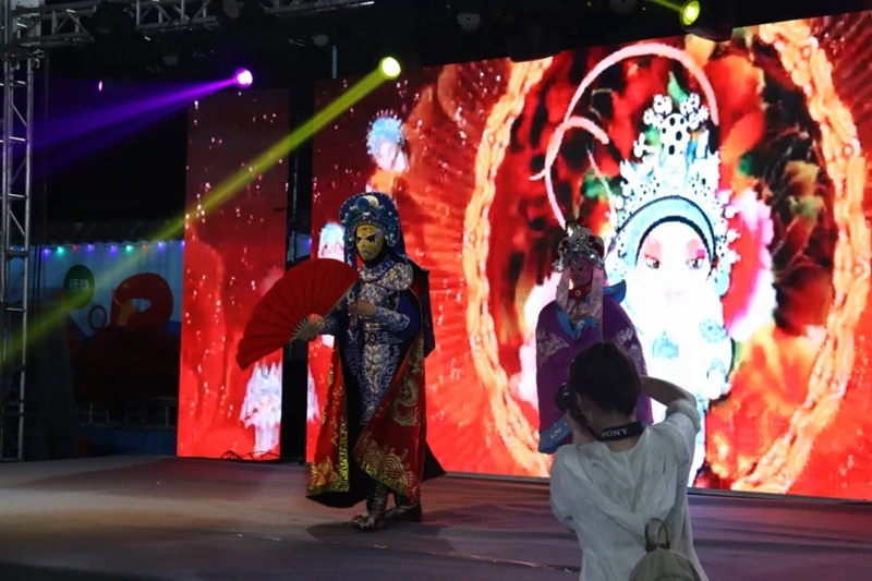 活动现场, 吸引, 以球会友促 活动现场, 吸引, 以球会友促