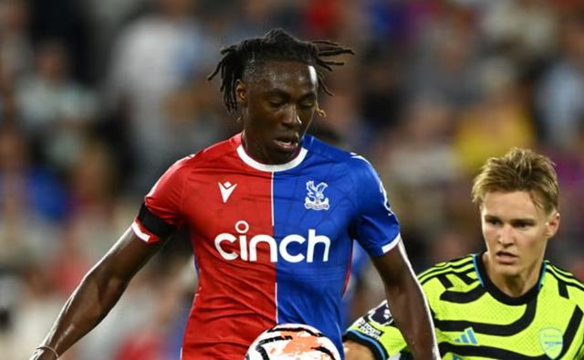 他甚至与管, 交谈 他甚至与管, 交谈