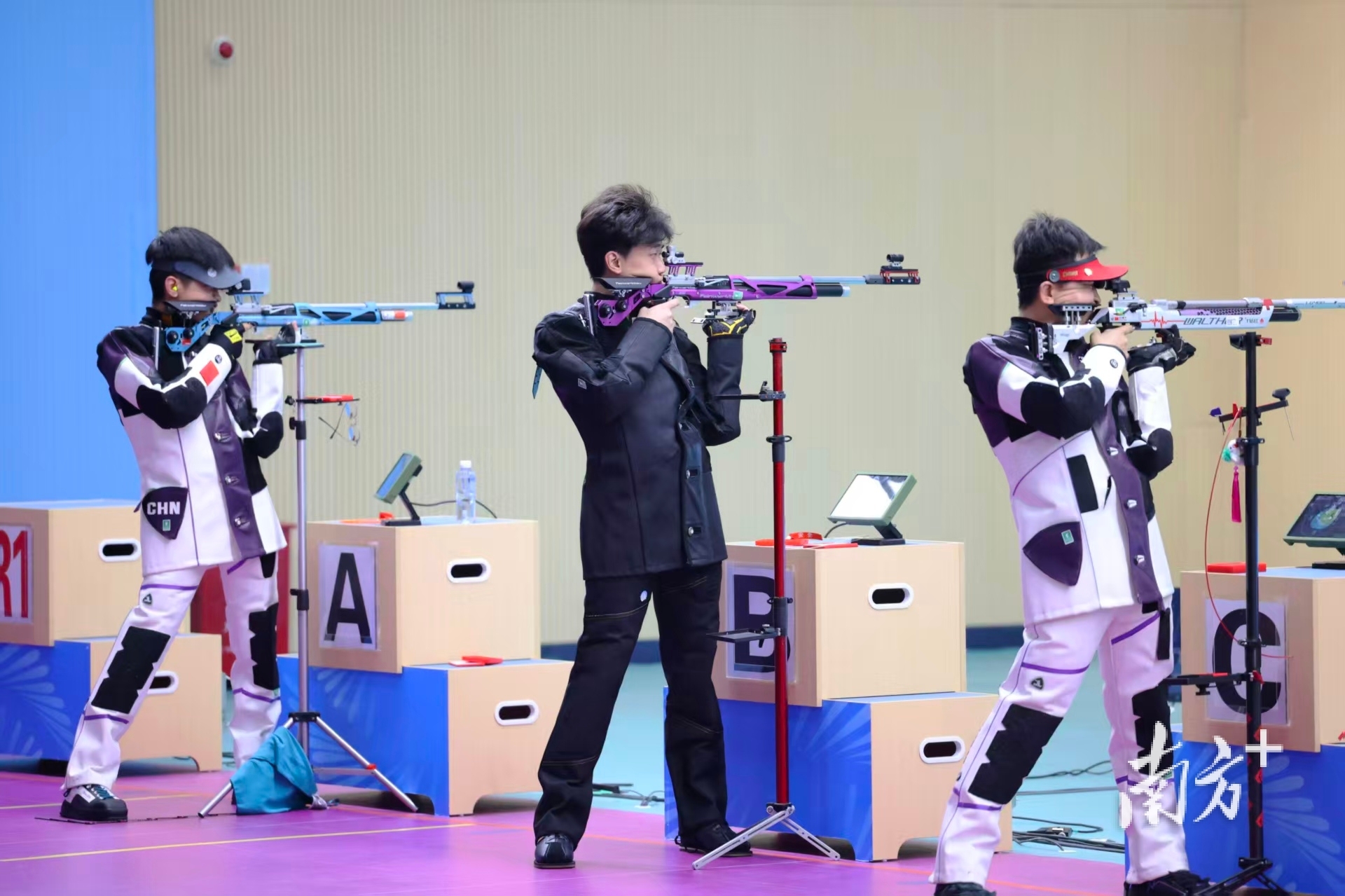 盛李豪夺得, 米气步枪金 盛李豪夺得, 米气步枪金