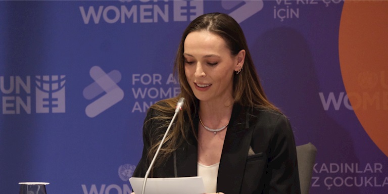 达高度认可, 而坚定的灯